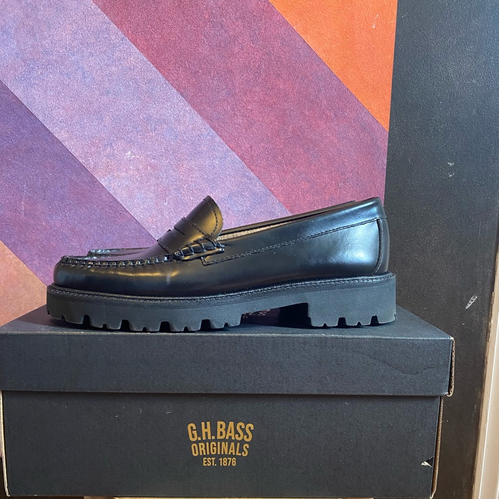 G.H. Bass & Co. Black Leather Loafers - Picture 9 of 13
